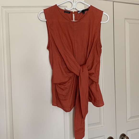 Pure Linen Harve Benard Rust Sleeveless Top - Picture 9 of 10